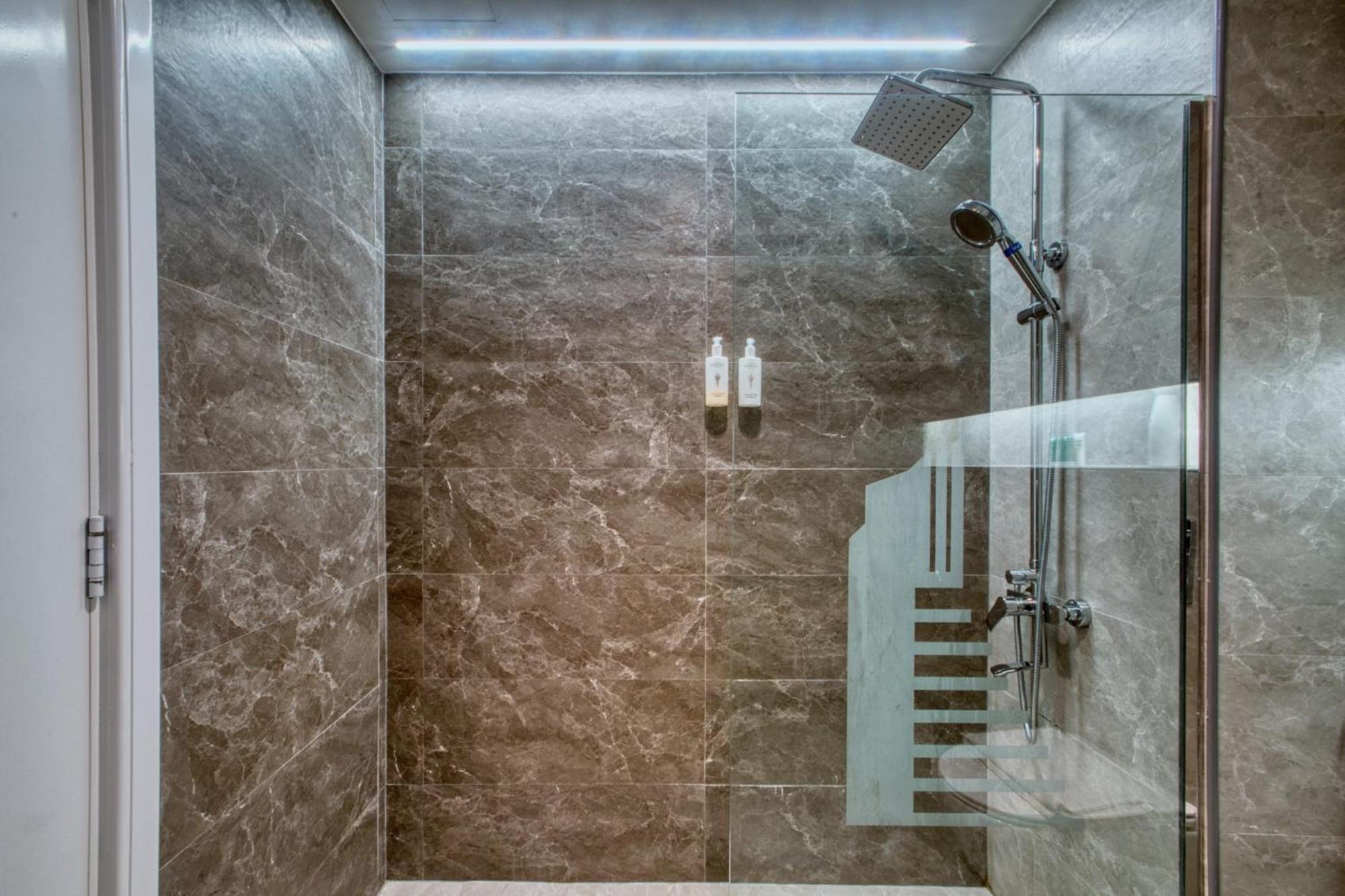 Tecom Location Executive Apartment Dubai